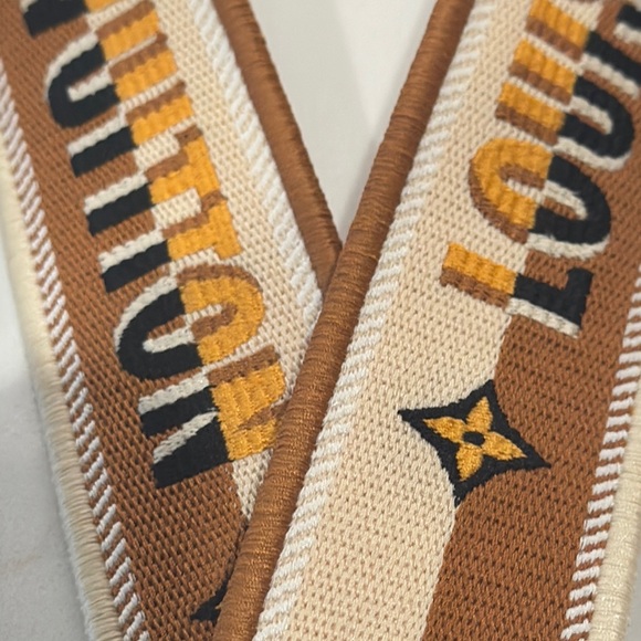Louis Vuitton Beige and Brown Monogram Strap - Picture 4 of 7